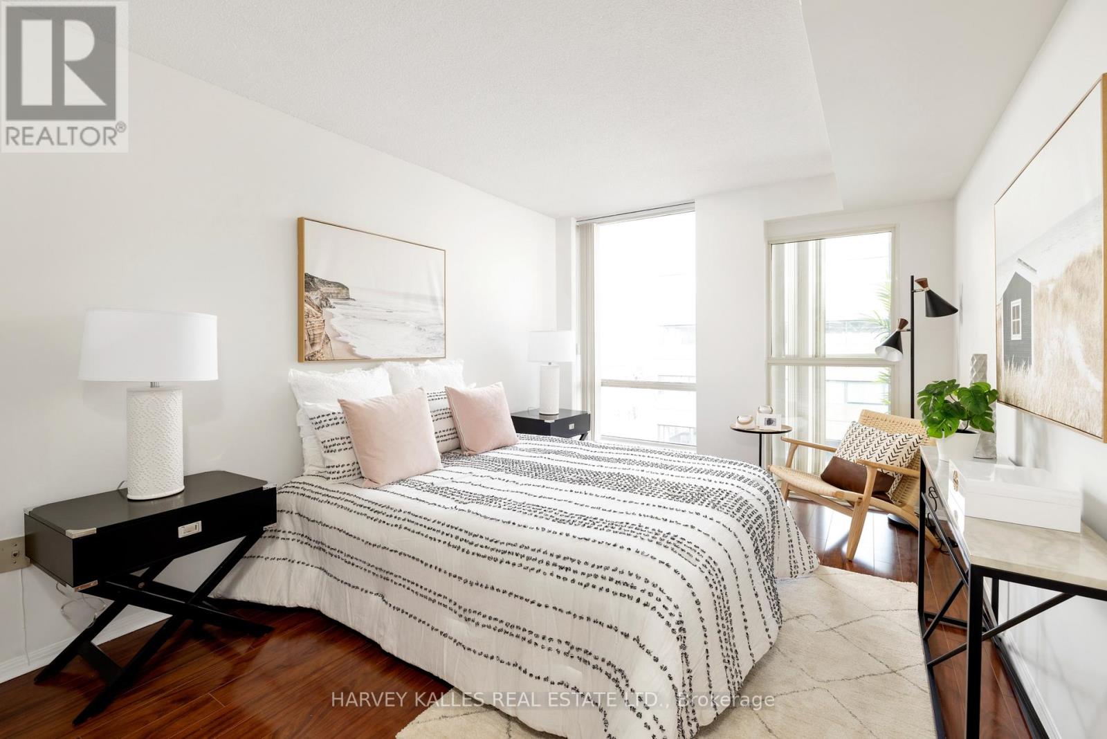 705 King Street West — photo 23