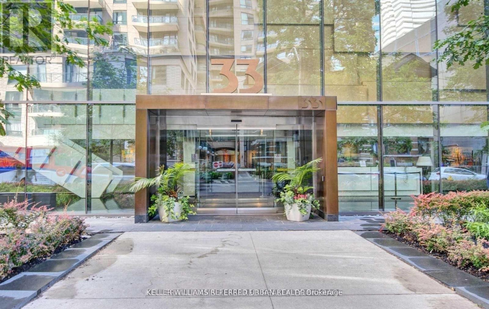 33 Charles Street East