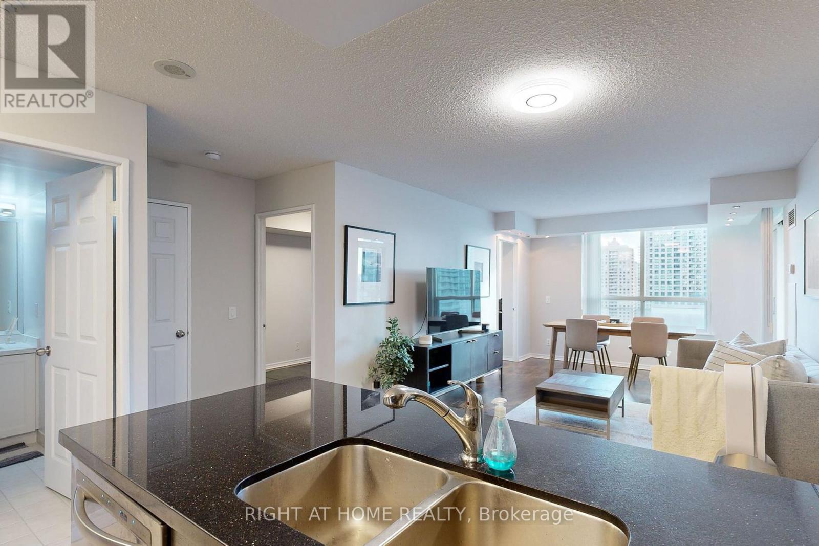 18 Parkview Avenue — photo 10