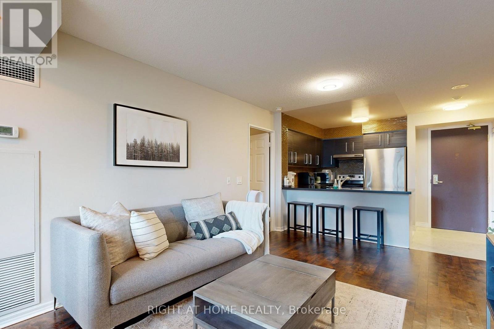 18 Parkview Avenue — photo 16