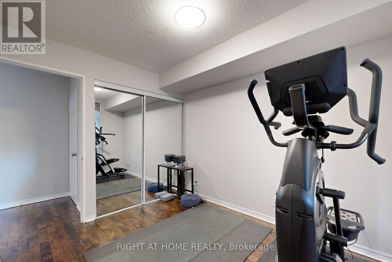 18 Parkview Avenue — photo 23