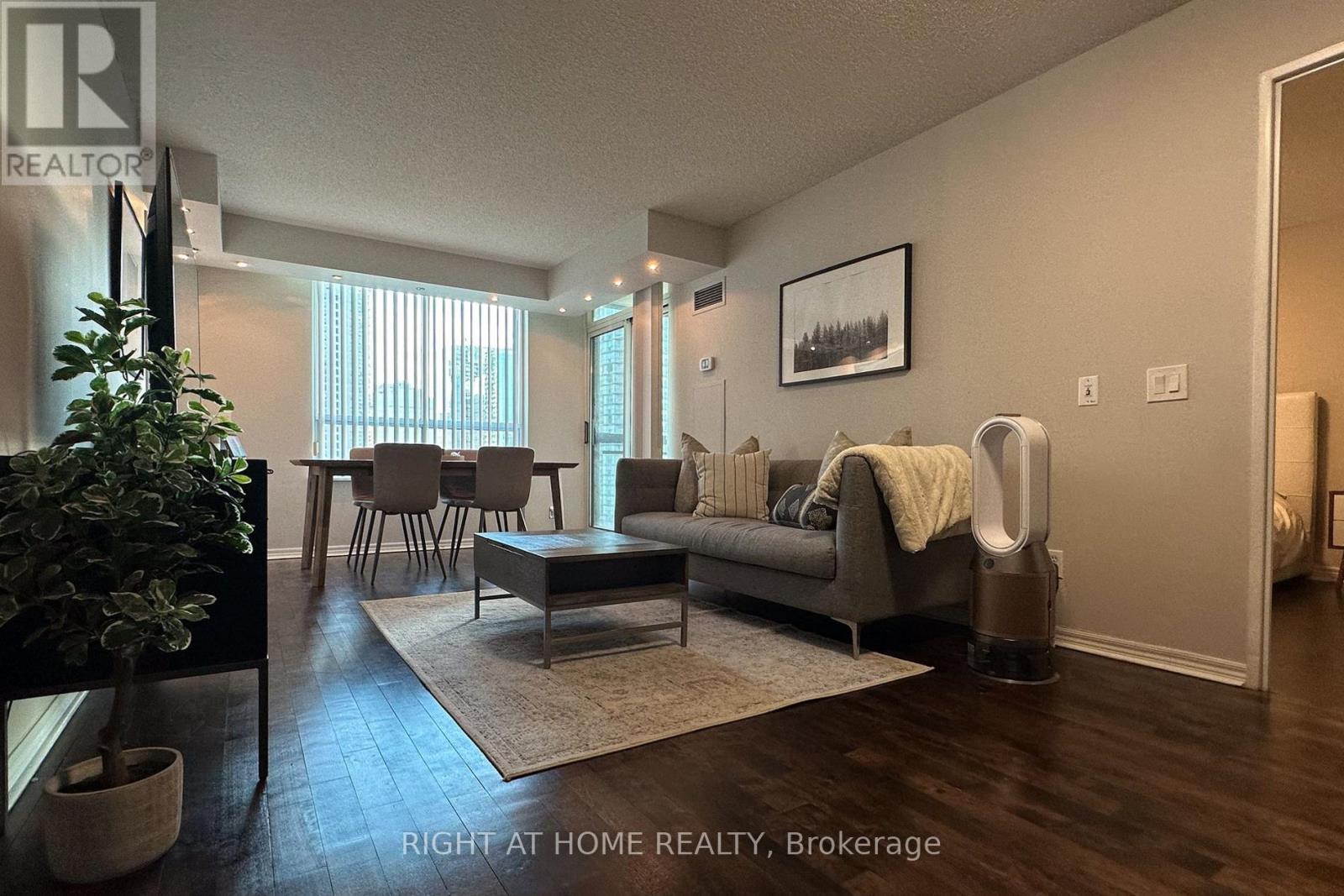 18 Parkview Avenue — photo 3