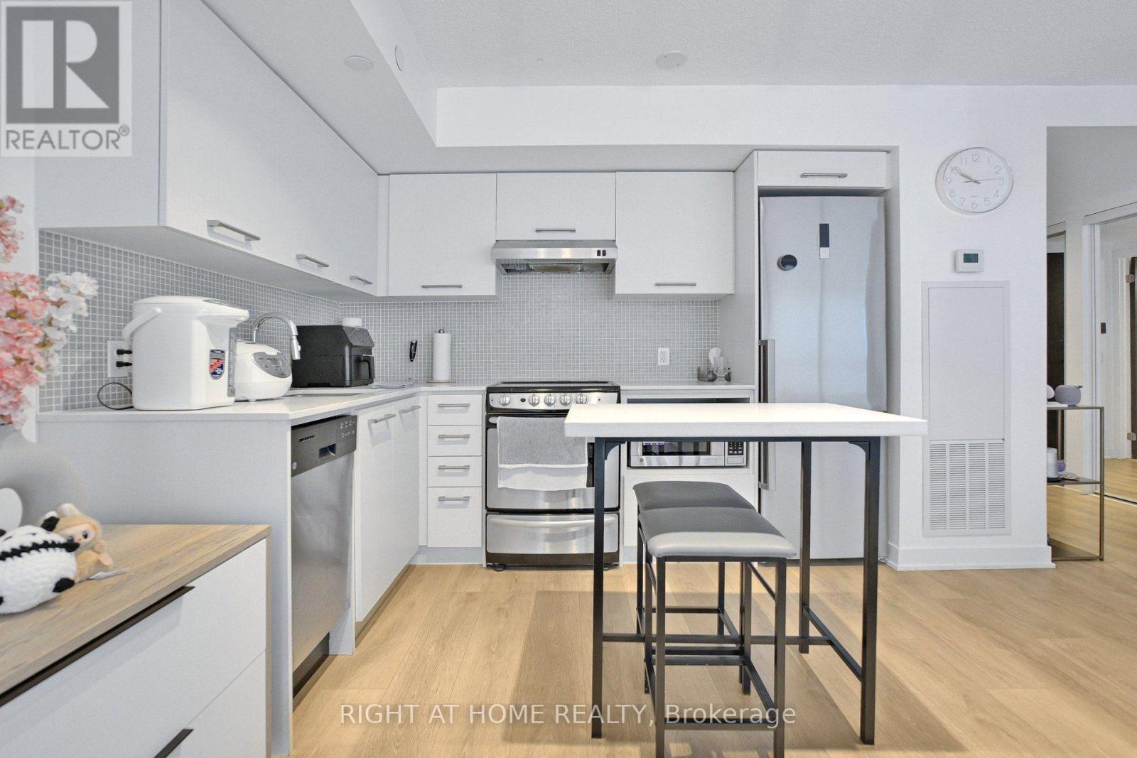 87 Peter Street — photo 11