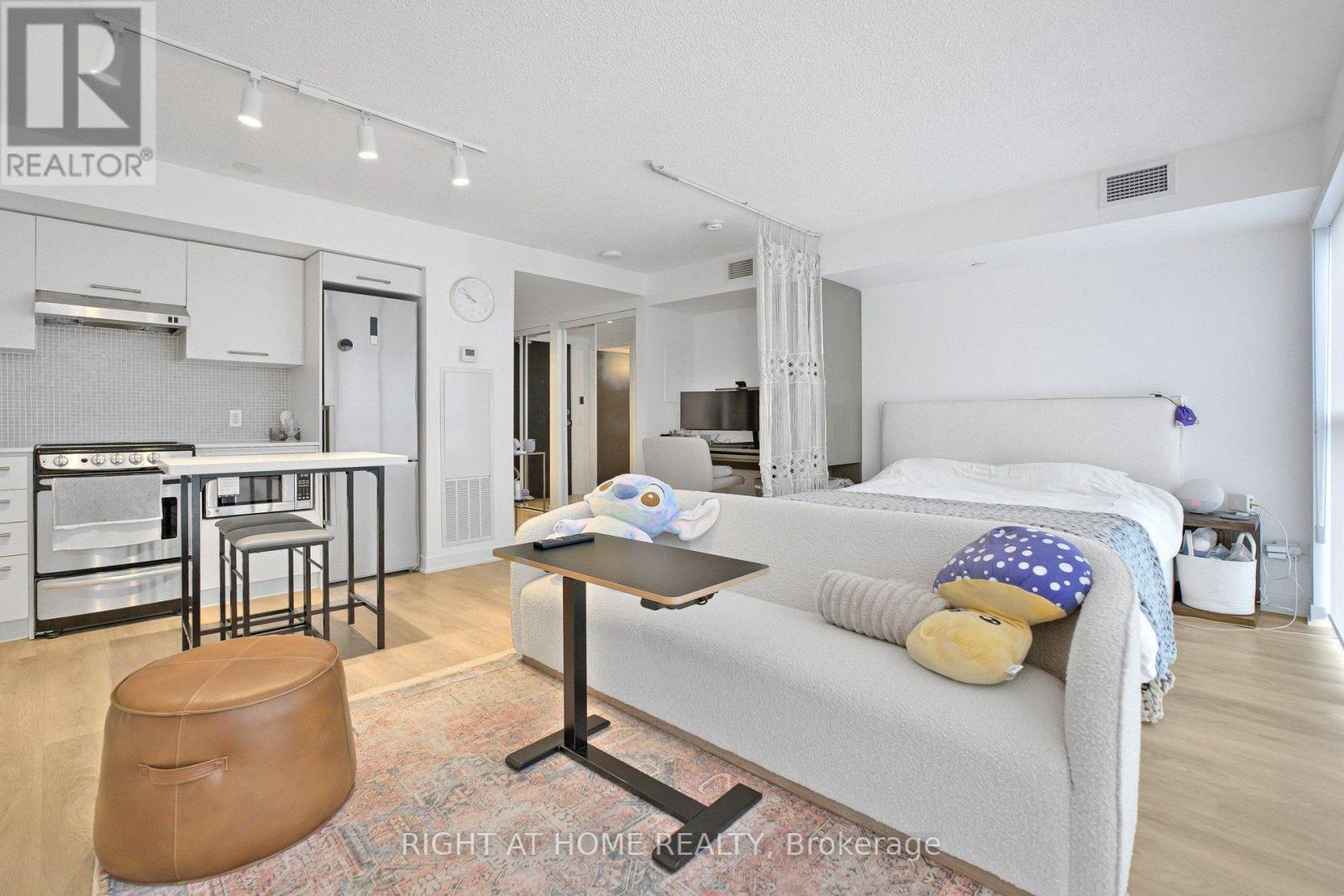87 Peter Street — photo 19