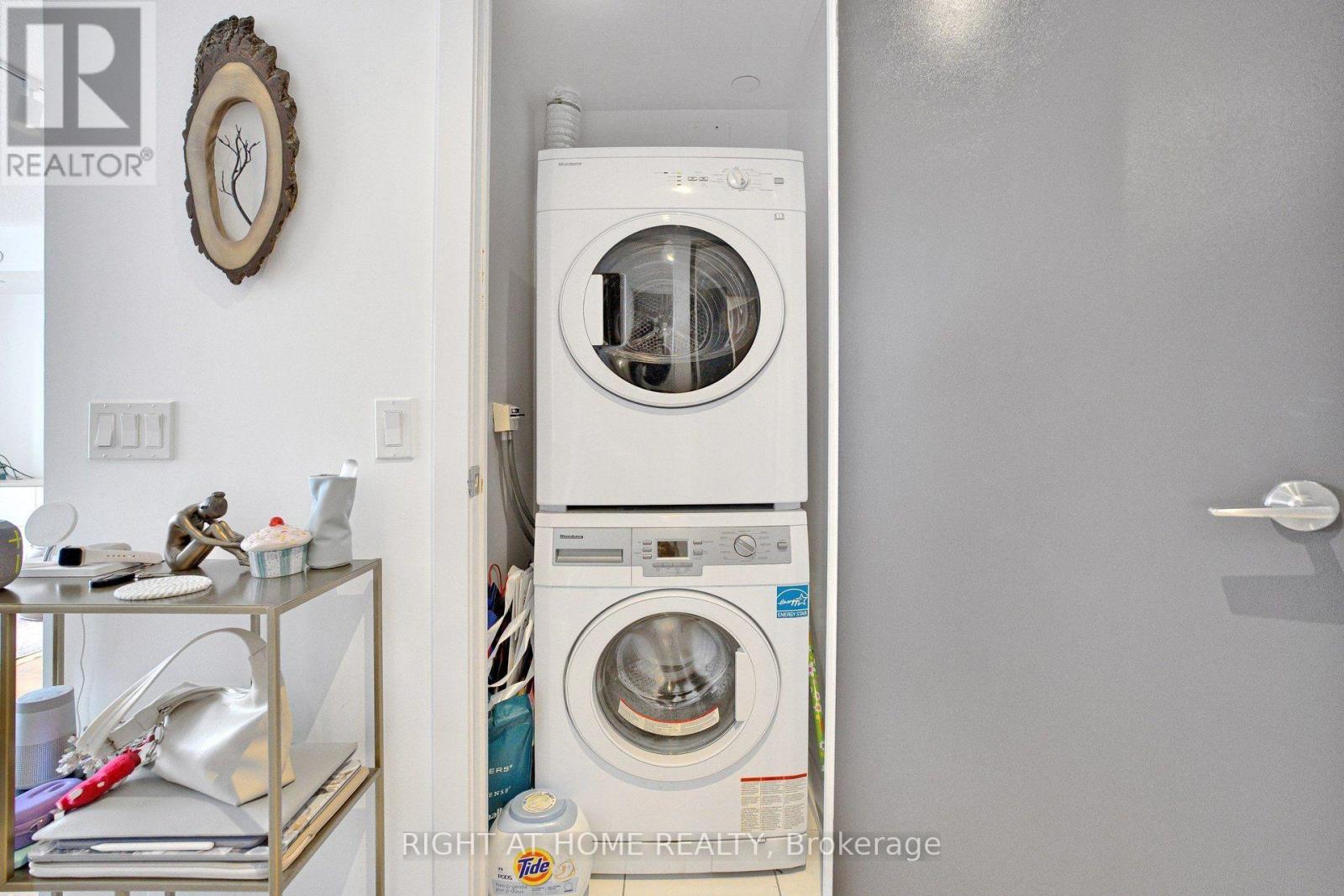 87 Peter Street — photo 24