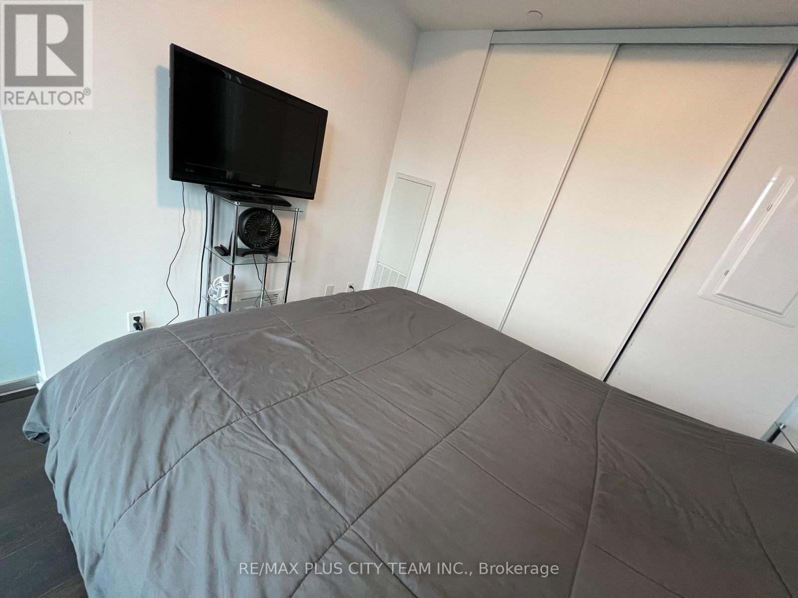 87 Peter Street — photo 10
