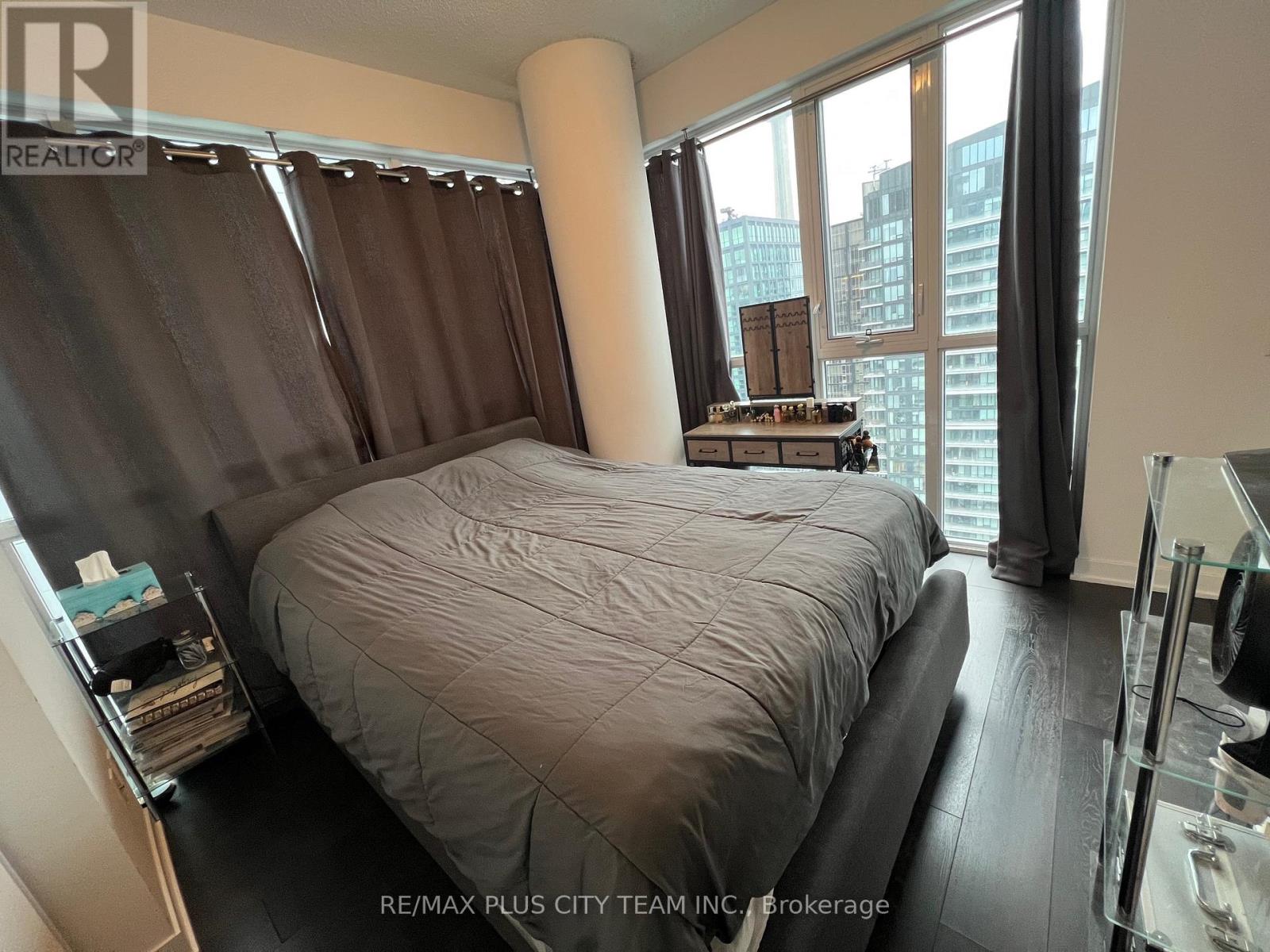 87 Peter Street — photo 8
