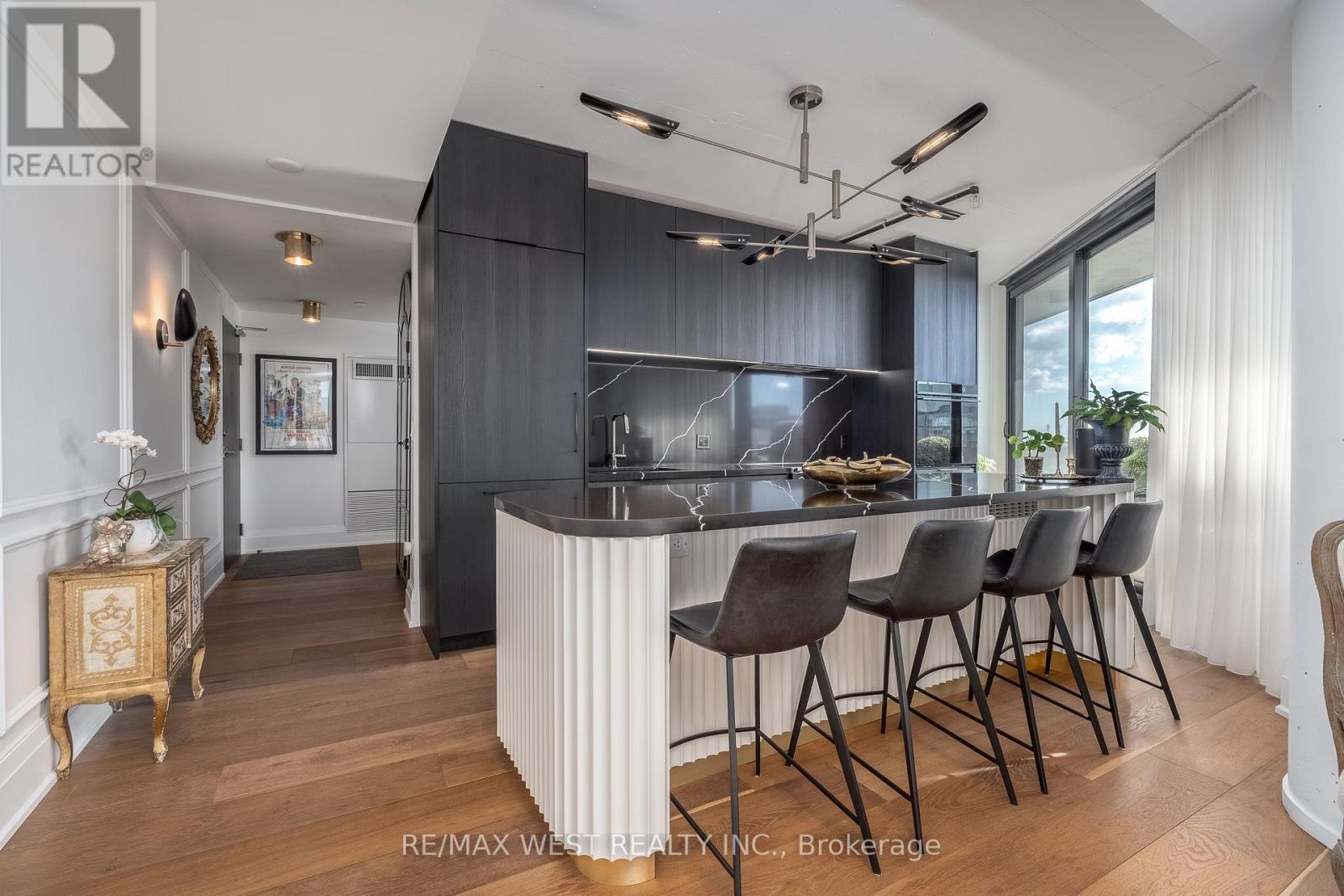 1002- 21 Lawren Harris Square, Toronto, ON photo 2
