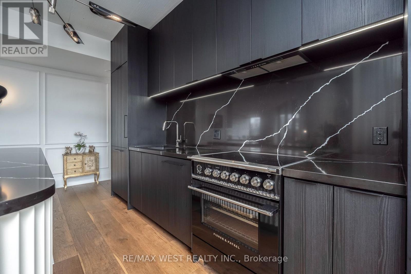 1002- 21 Lawren Harris Square, Toronto, ON photo 5