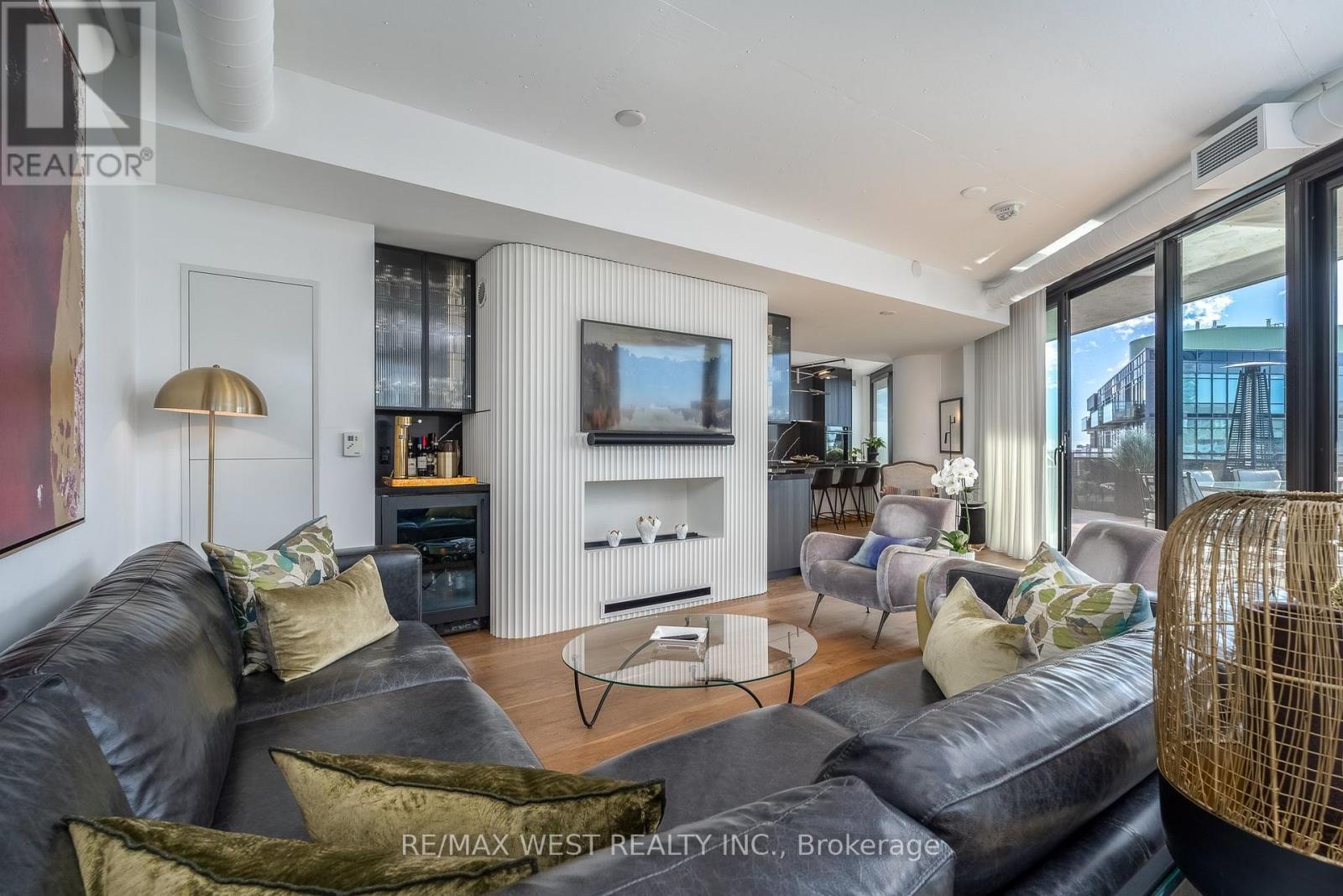 1002- 21 Lawren Harris Square, Toronto, ON photo 7