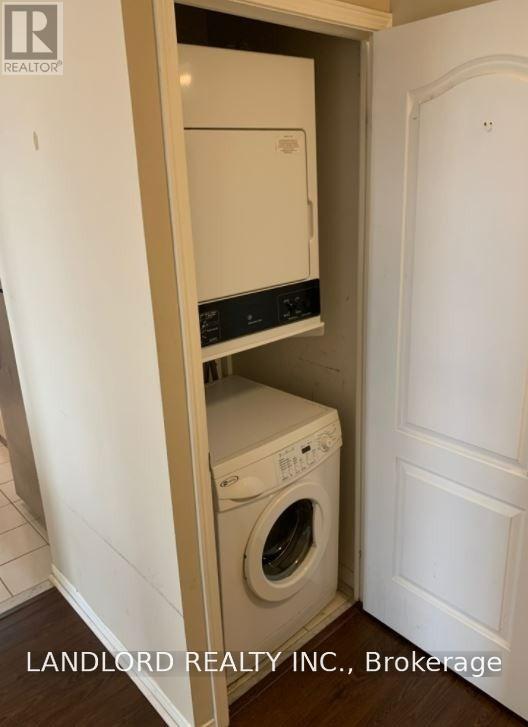 555 Yonge Street — photo 10