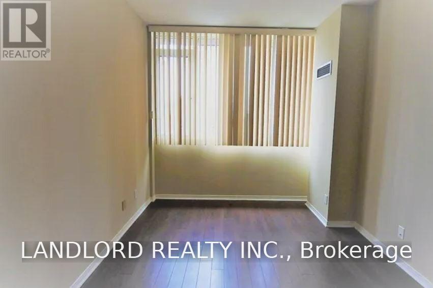 555 Yonge Street — photo 13