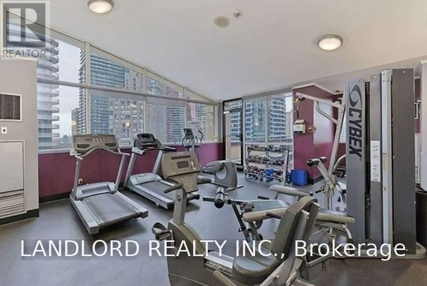 555 Yonge Street — photo 21