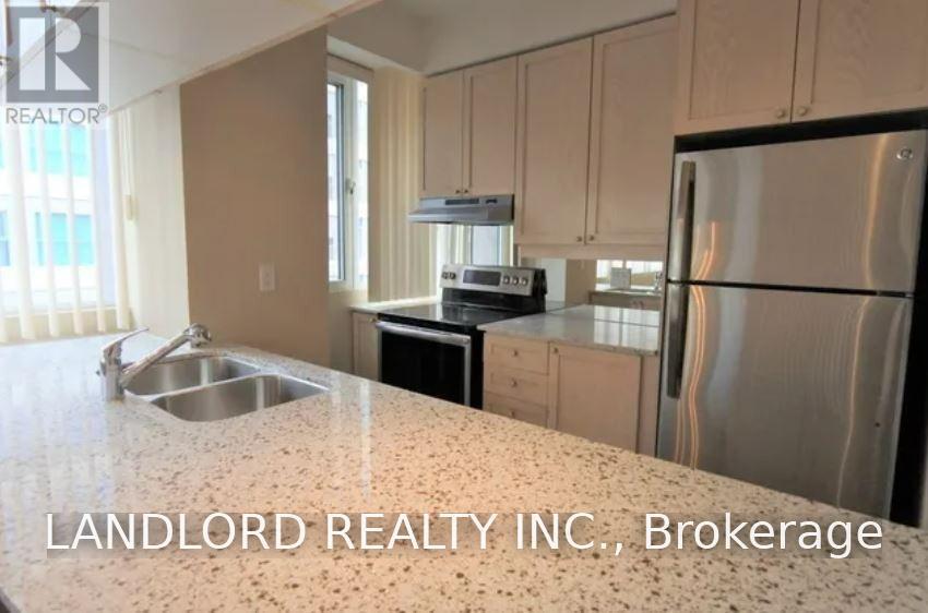 555 Yonge Street — photo 8
