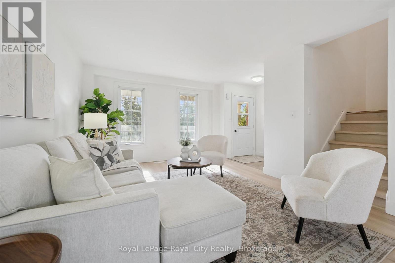 541 Victoria Road North — photo 12