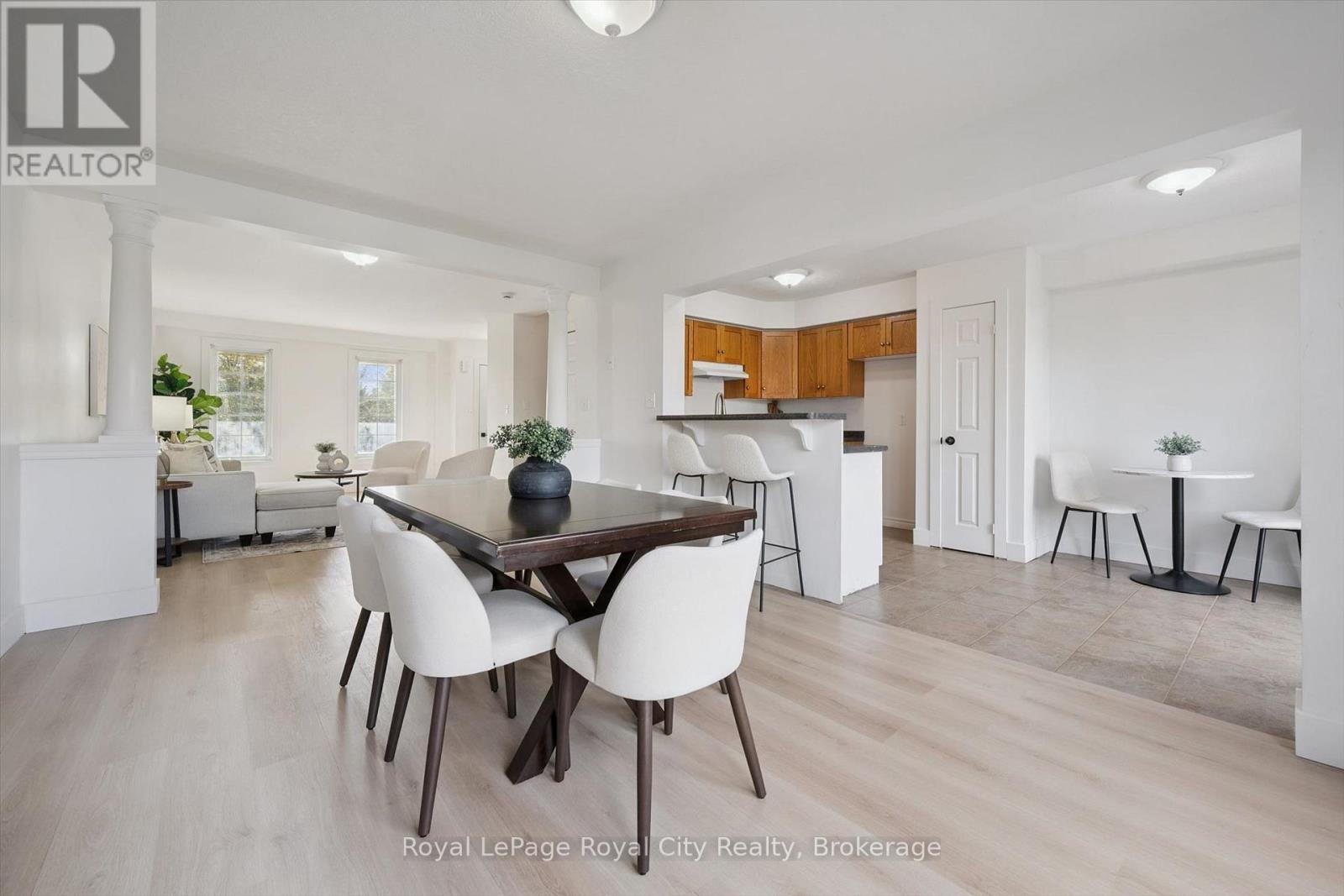 541 Victoria Road North — photo 17