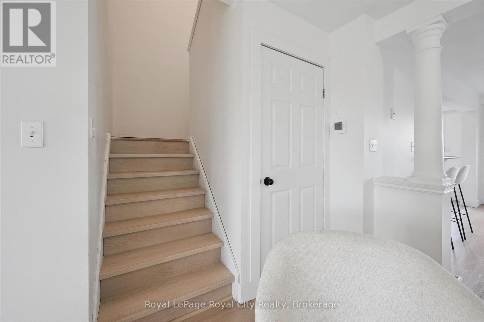 541 Victoria Road North — photo 24