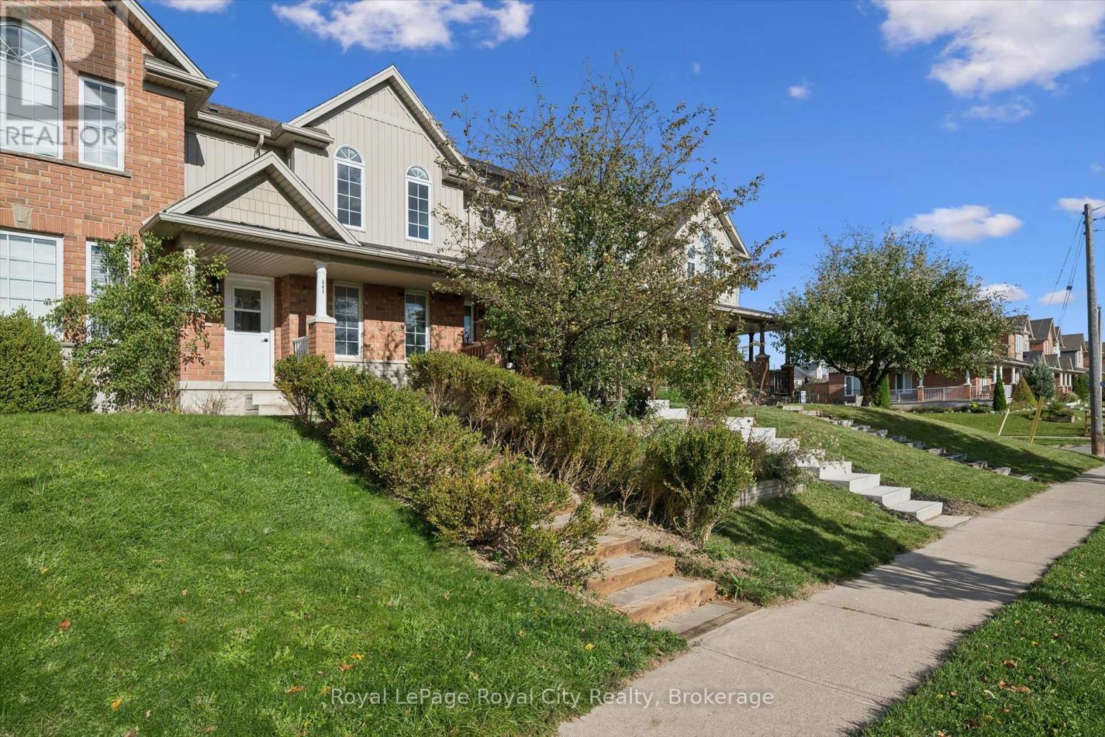 541 Victoria Road North — photo 3