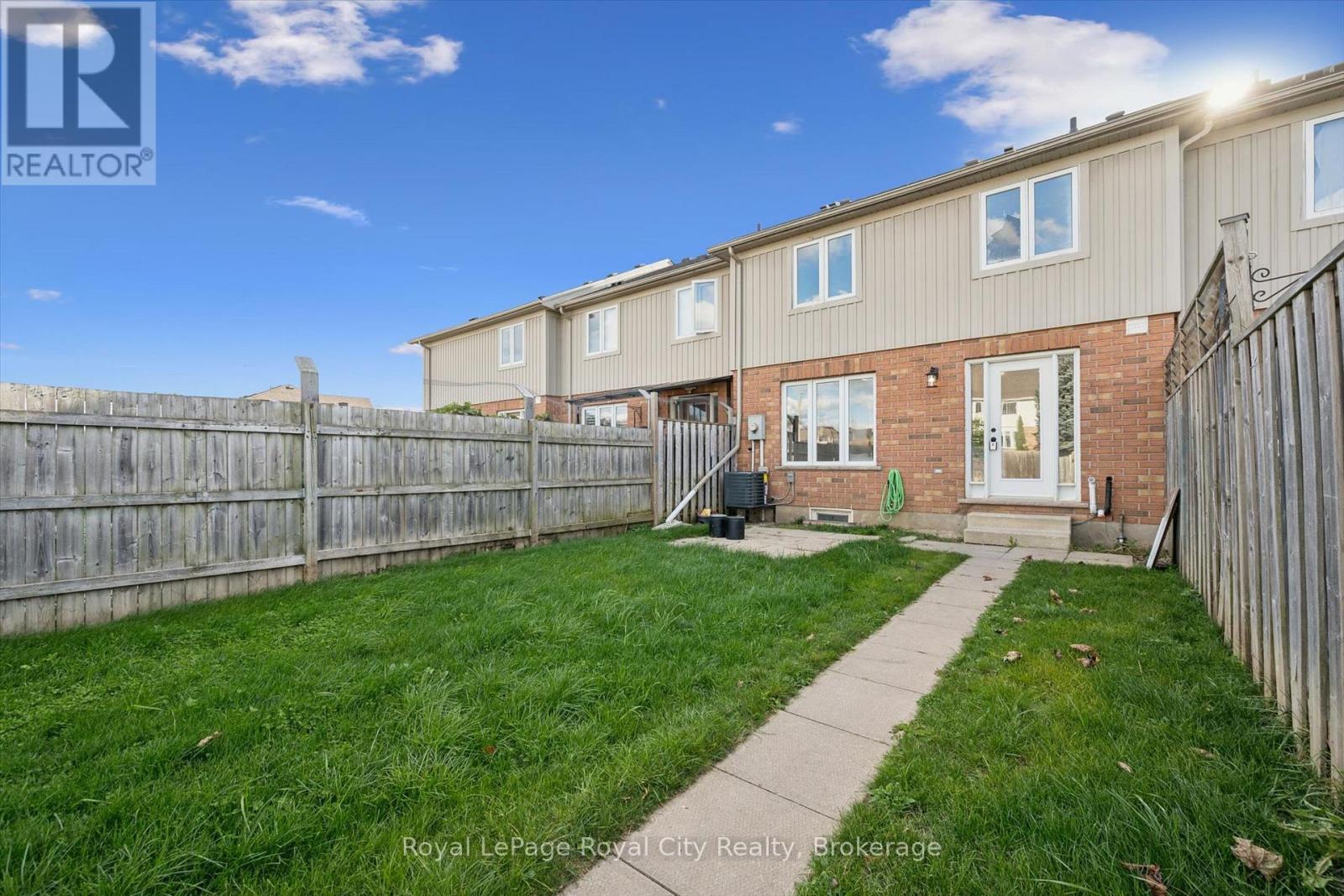 541 Victoria Road North — photo 39