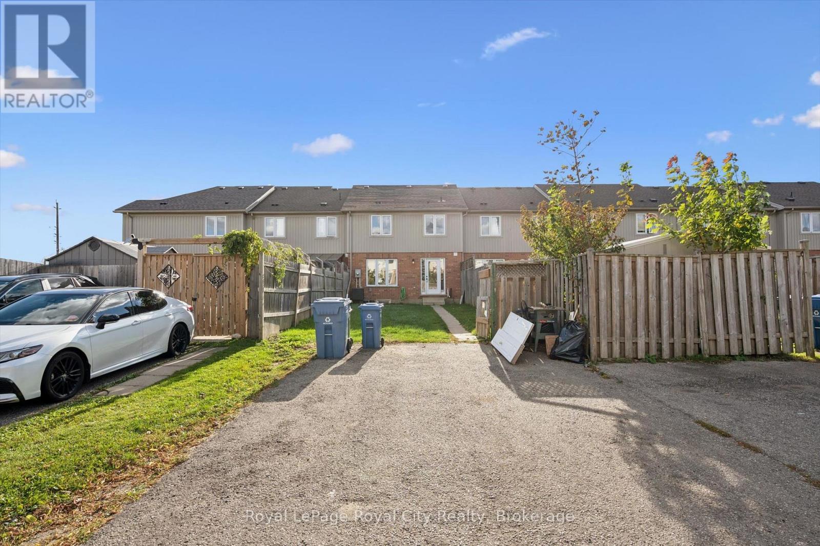 541 Victoria Road North — photo 40