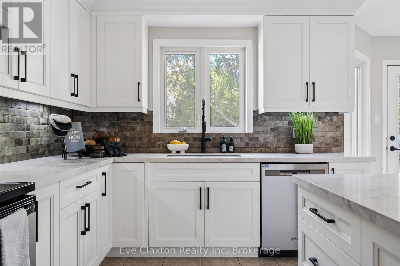 25 Amalia Crescent — photo 21