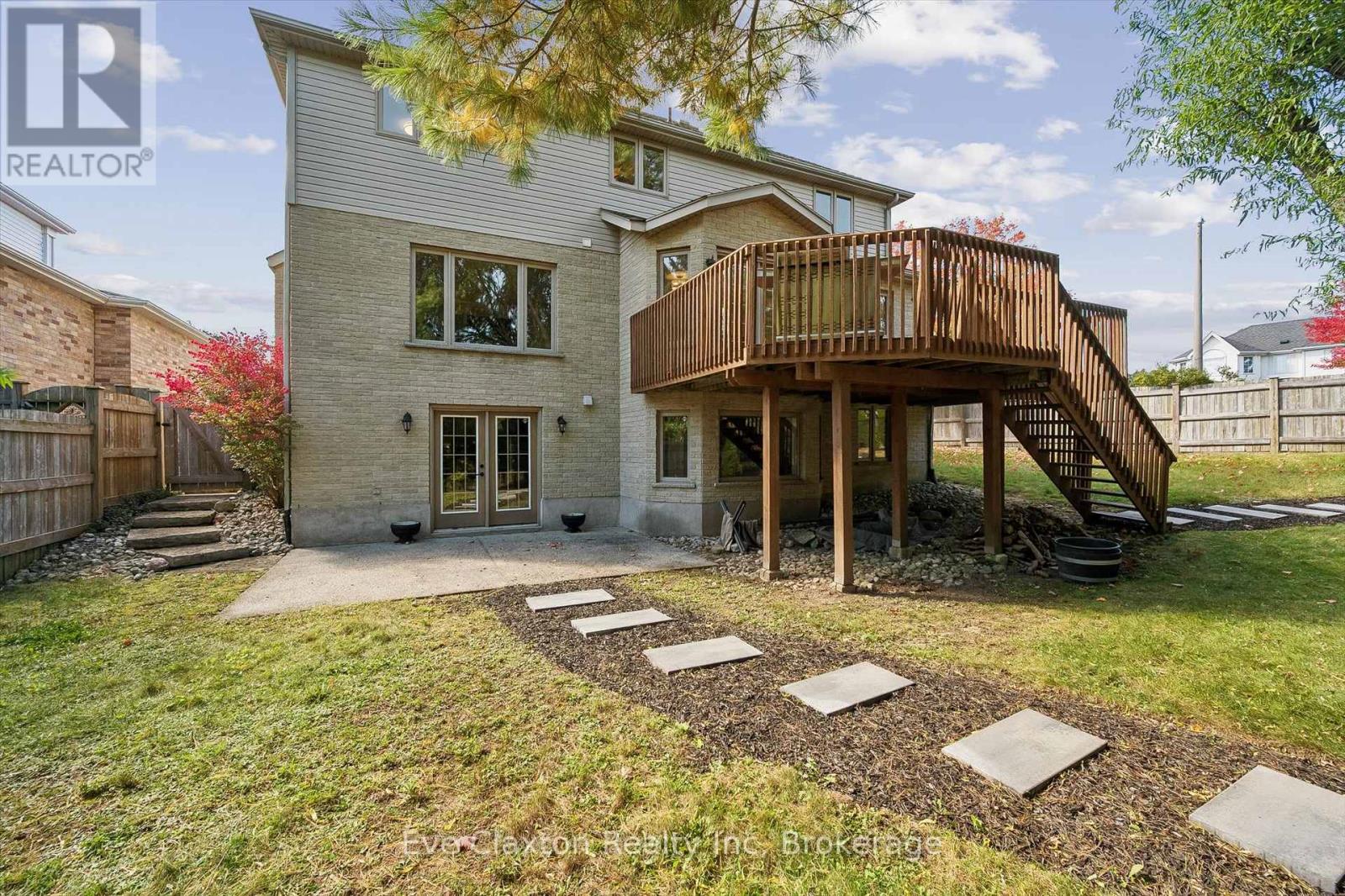 25 Amalia Crescent — photo 44