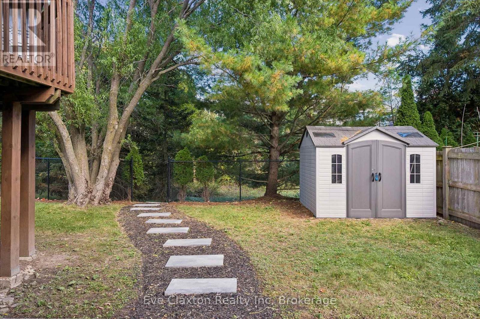 25 Amalia Crescent — photo 46