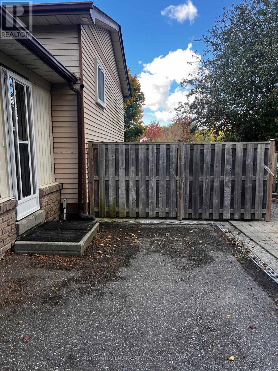 300 Tipperary Street, Oshawa, ON photo 22