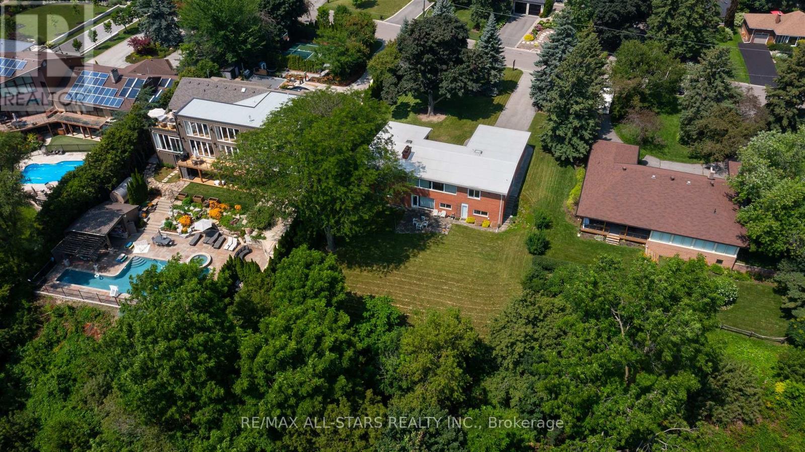 59 Hill Crescent, Toronto, ON photo 36