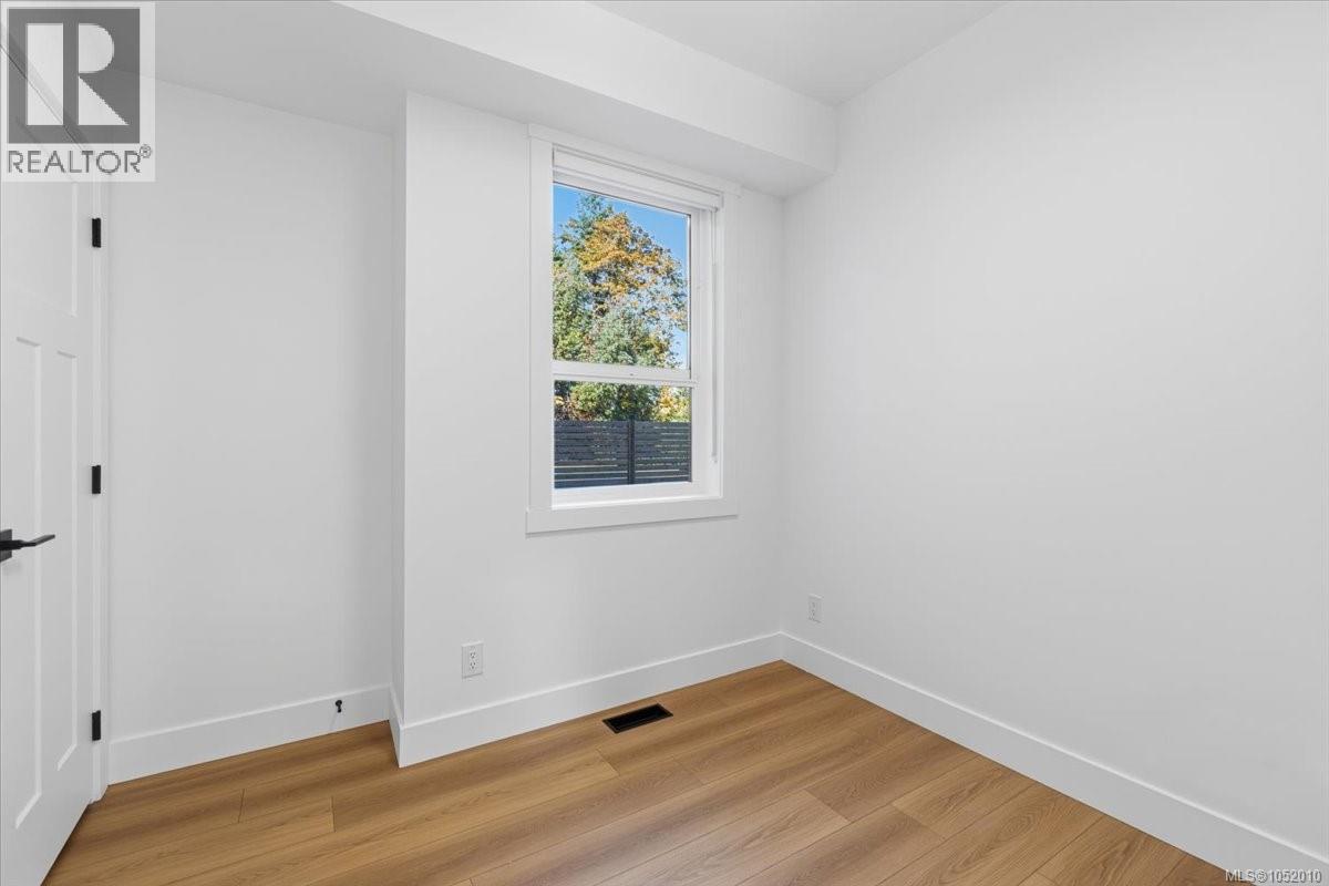 8015 Ridge Rd - 30