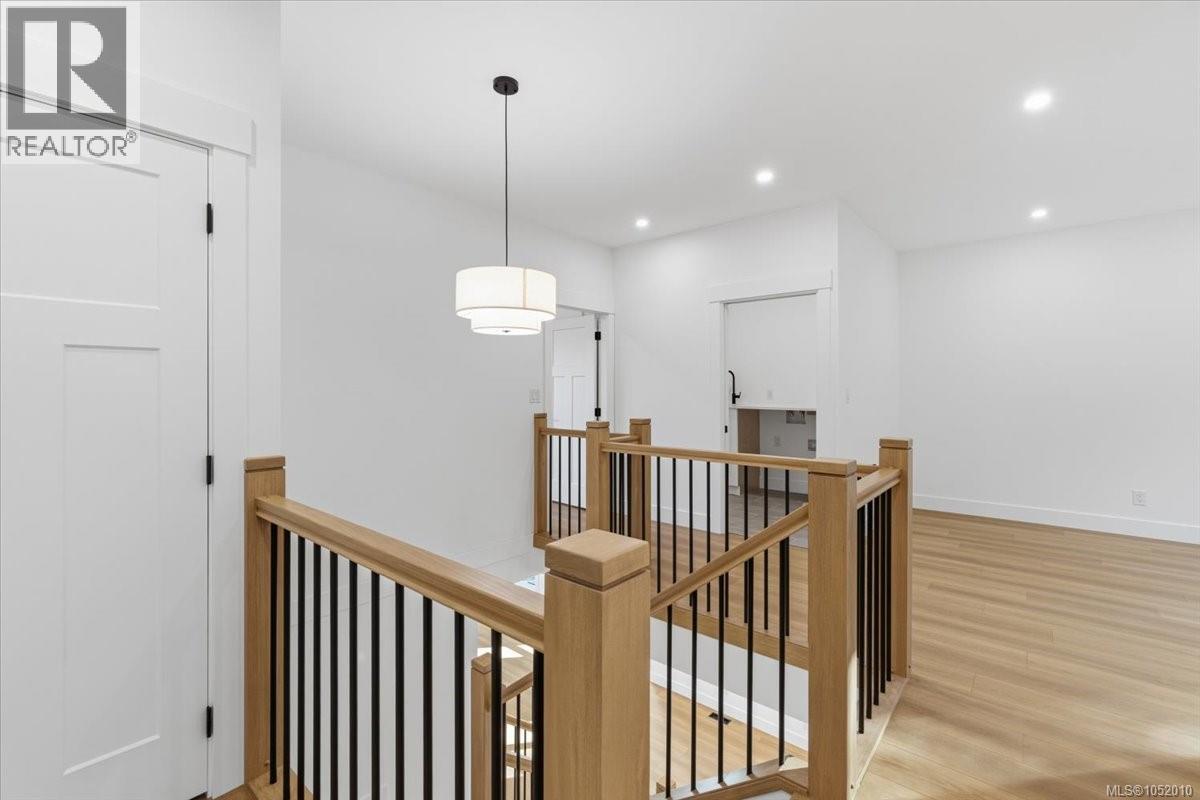 8015 Ridge Rd - 28