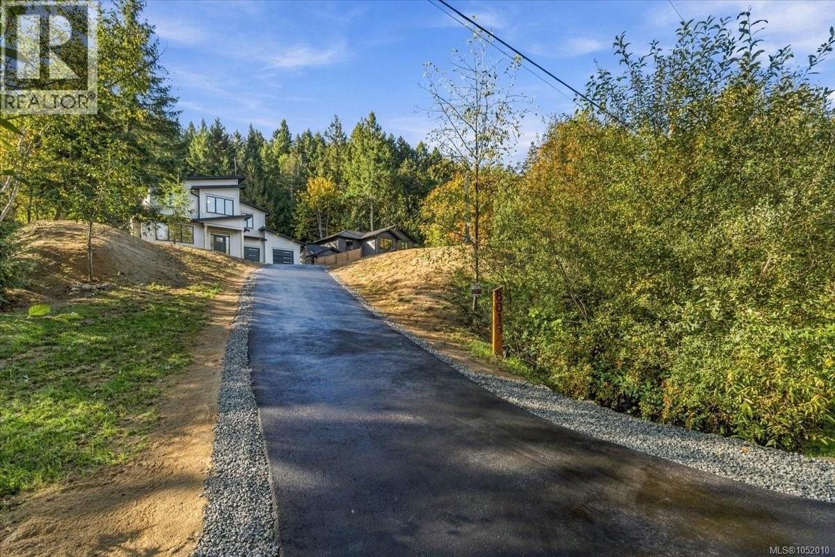 8015 Ridge Rd - 44