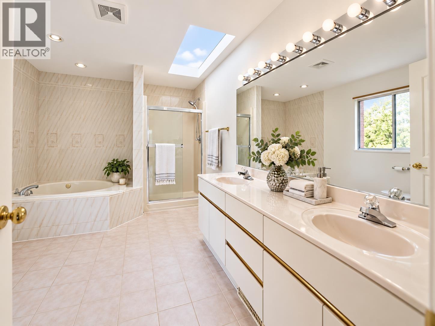Photo of 963 MERRITT STREET 15