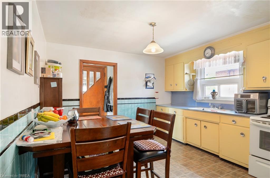 66 WALTER Avenue N - 14