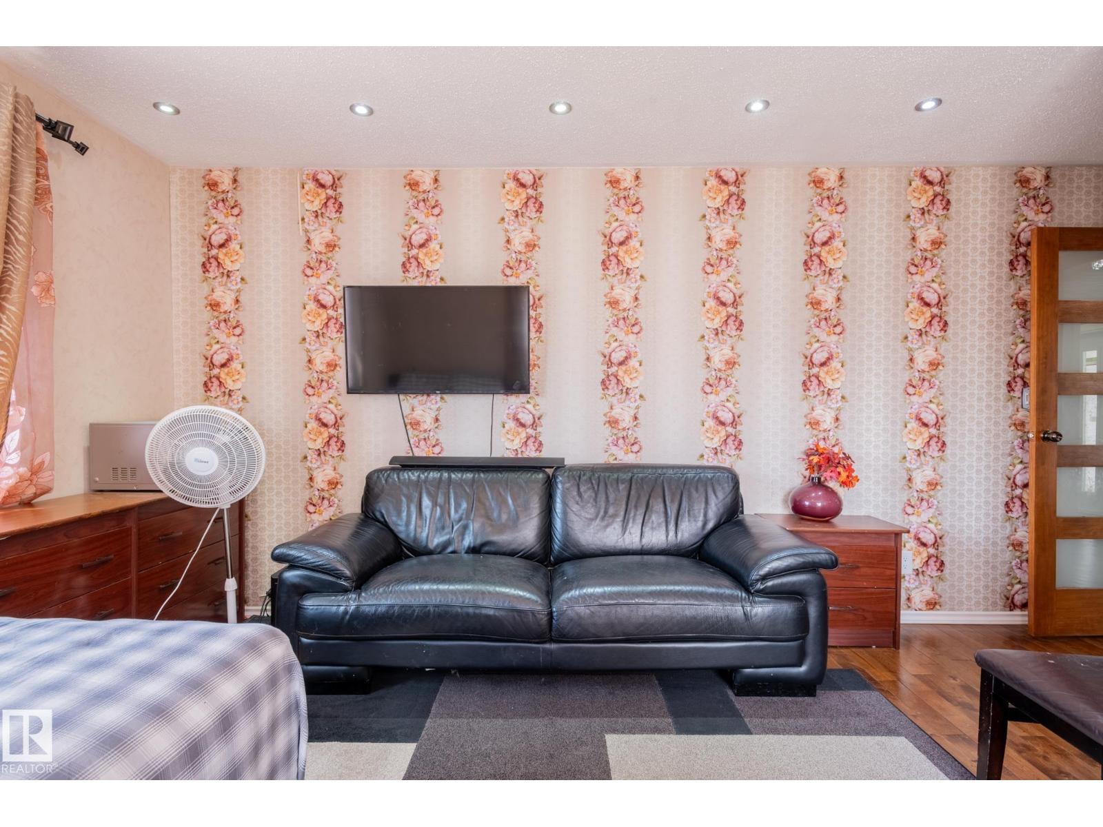 11916 71 Street NW, photo 28