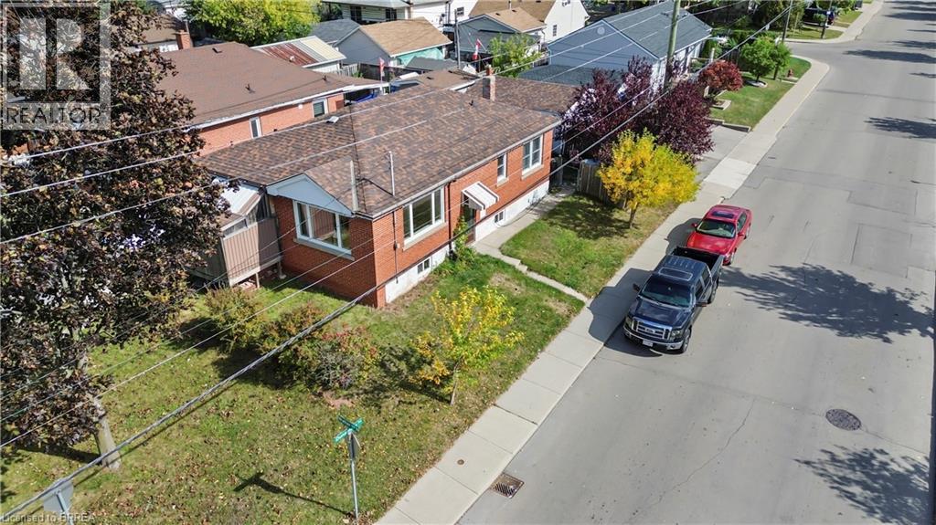 66 WALTER Avenue N - 3