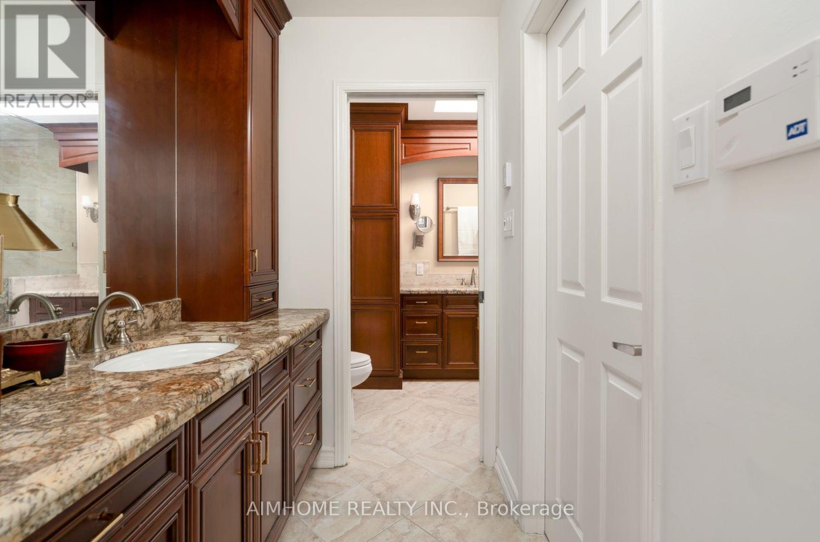 11 Carpenter Court, Markham, ON photo 34