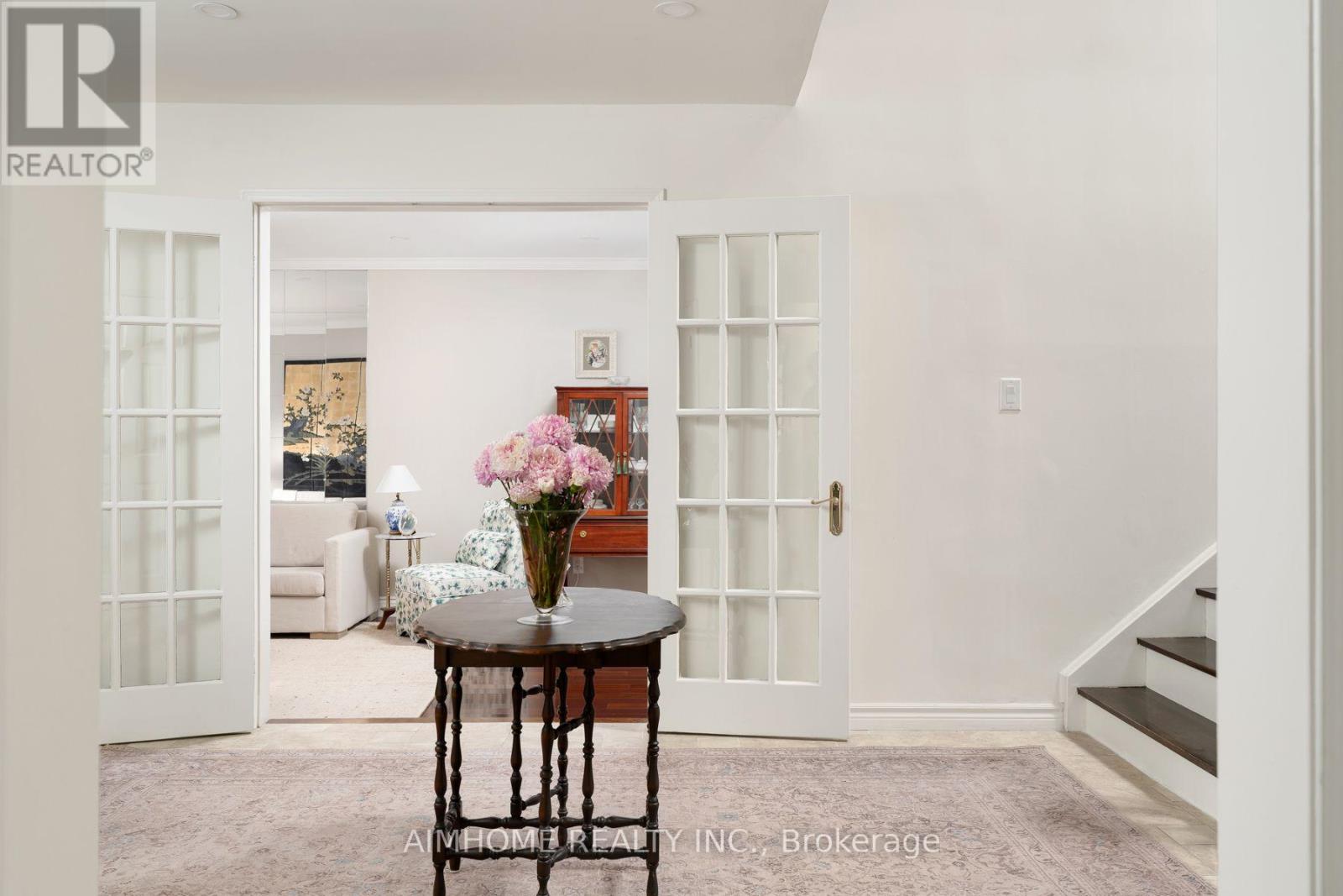 11 Carpenter Court, Markham, ON photo 5