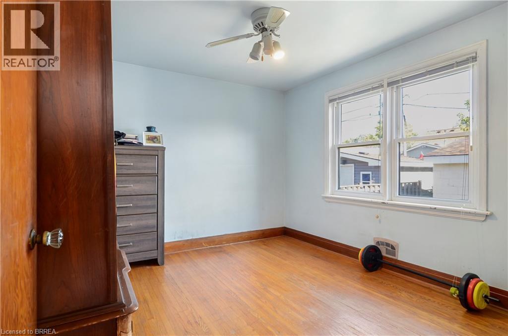 66 WALTER Avenue N - 21