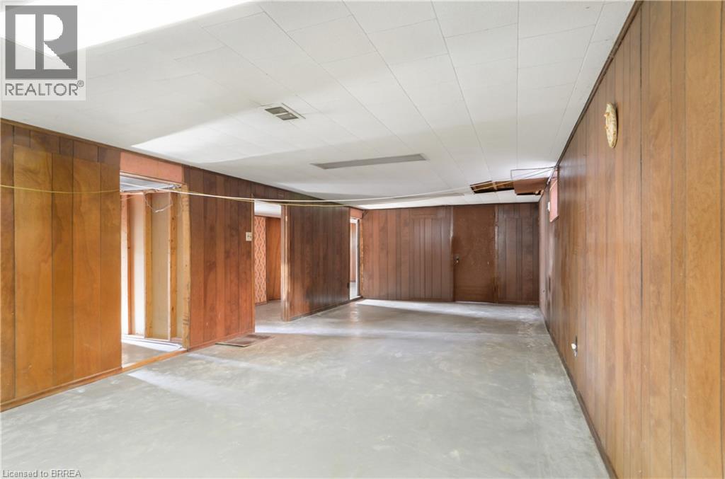 66 Walter Avenue North — photo 27