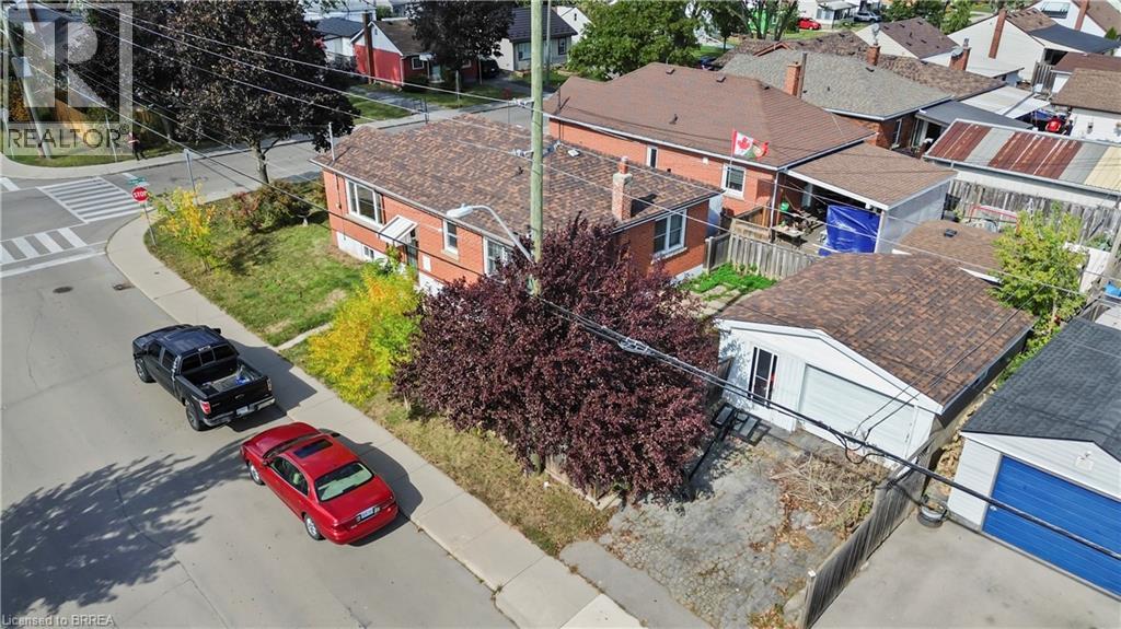 66 Walter Avenue North — photo 4