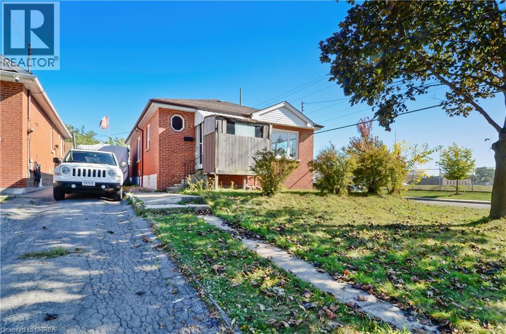 66 WALTER Avenue N - 5