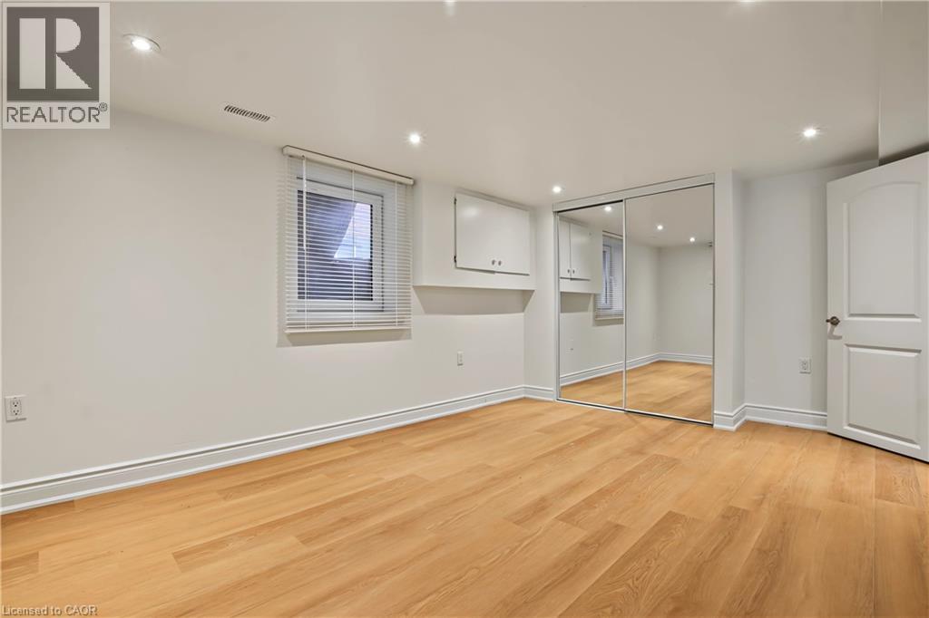143 Elgin Crescent — photo 24