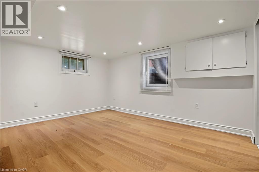 143 Elgin Crescent — photo 25