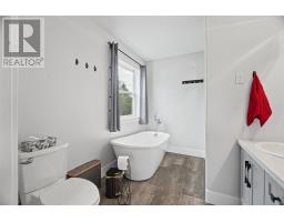 5 Red Cliff Road thumbnail 14