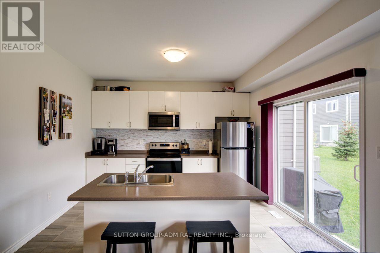 8 CATAMARAN DRIVE - 18