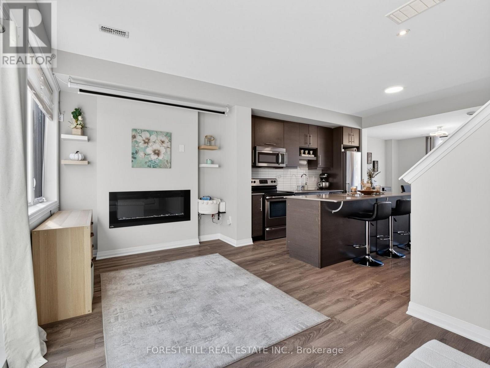 19 Stanley Greene Boulevard, Toronto, ON photo 13