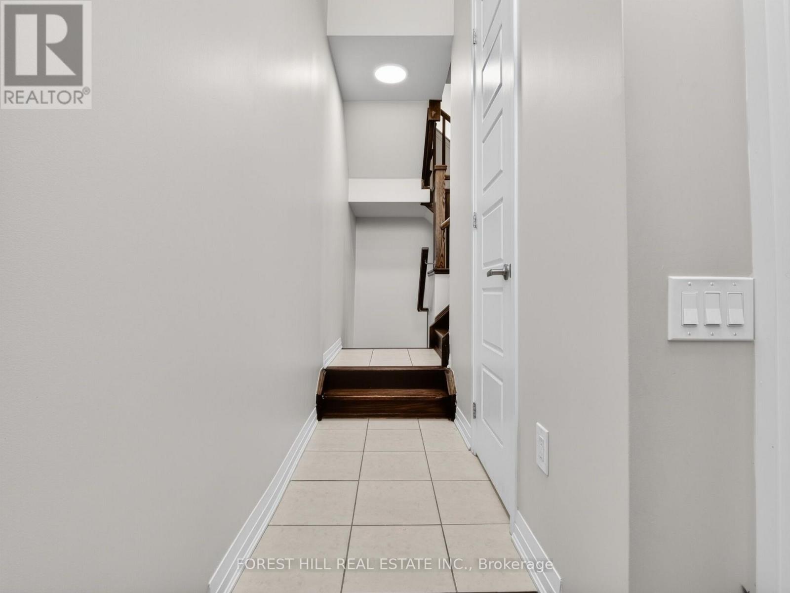 19 STANLEY GREENE BOULEVARD, Toronto (Downsview-Roding-CFB) — photo 3