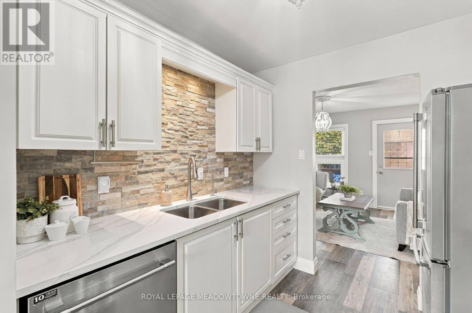 36- 1115 Nellis Street, Woodstock, ON photo 13