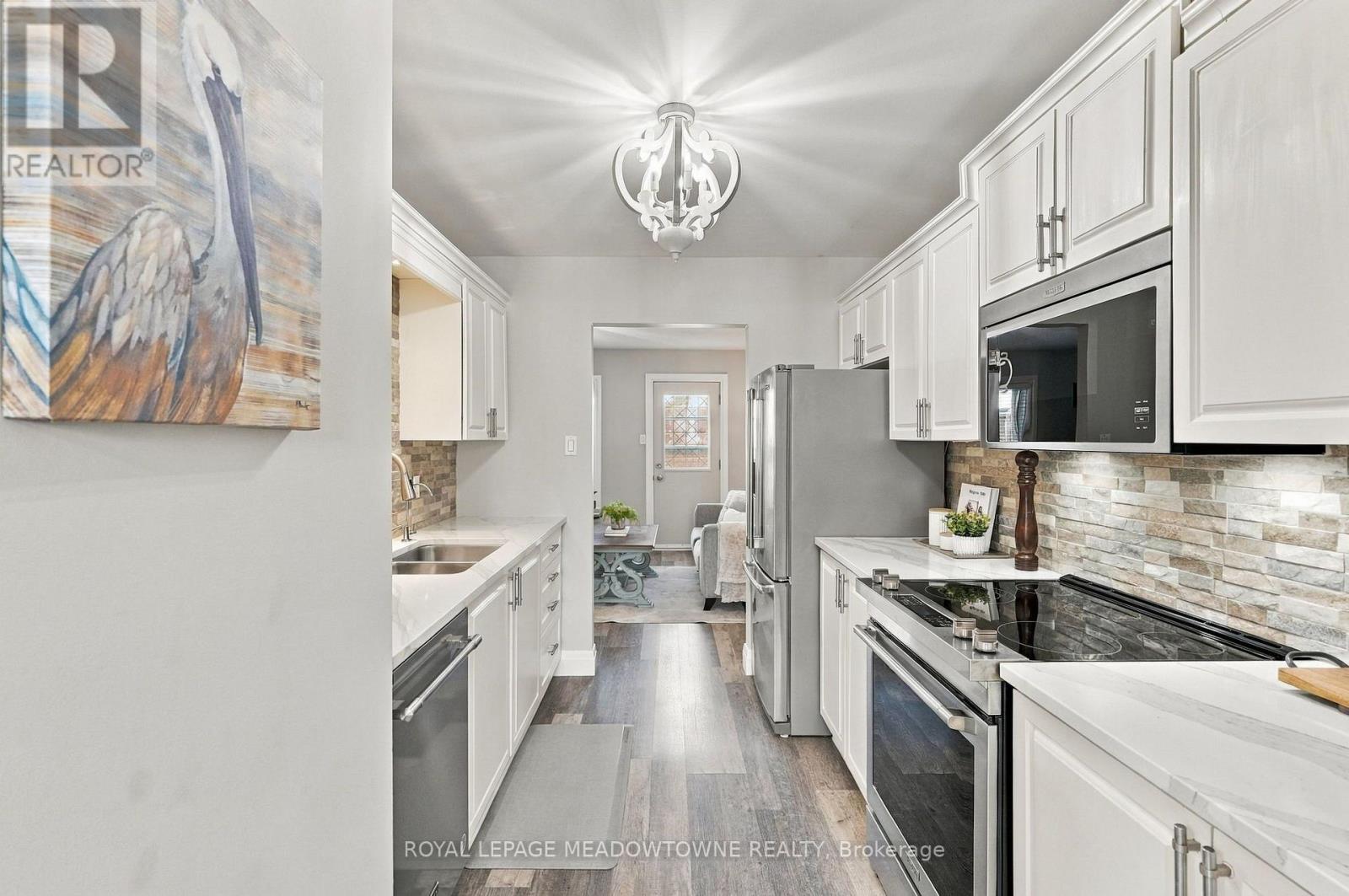 #36 1115 NELLIS STREET - 9